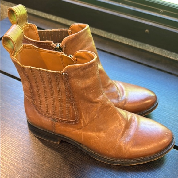 Franco Sarto Brown Leather Ankle Boots size 6.5 runs a little more like a 7 - Picture 4 of 10